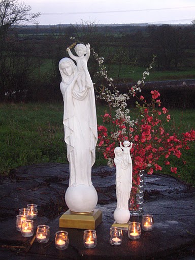 Notre Dame de France sur un chêne de l'Allier