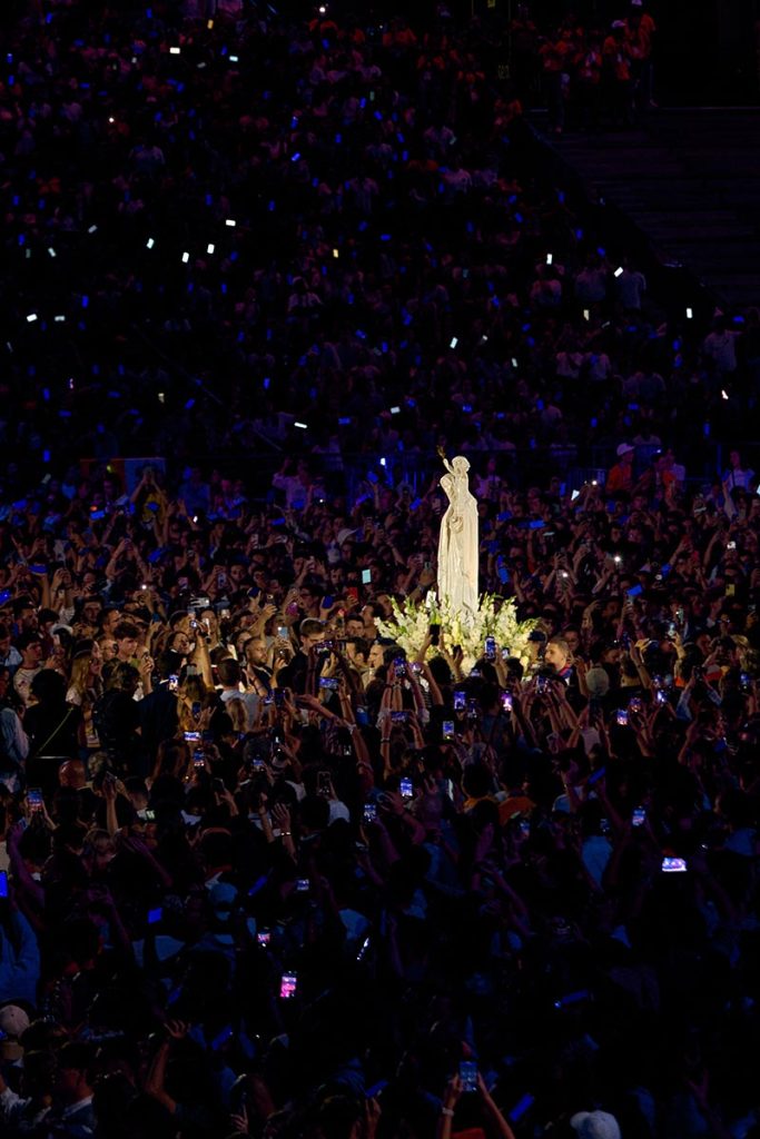 Ave Maria au Stade de France : Léon XIV élève Notre-Dame de France